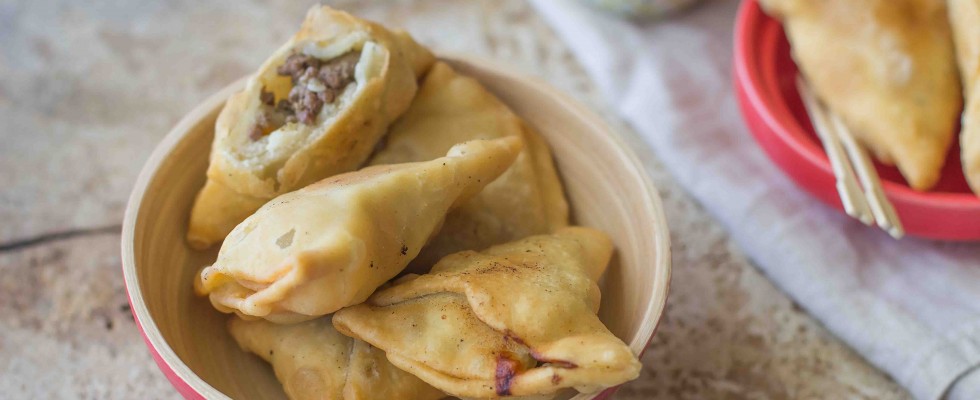 Samosa eritrei, fagottini con carne fritti