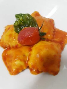 Tortelloni ripieni di scamorza e melanzane