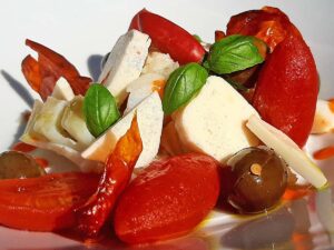 Baccalà con nudo di torpedino, marzolina itrana e olive pestate