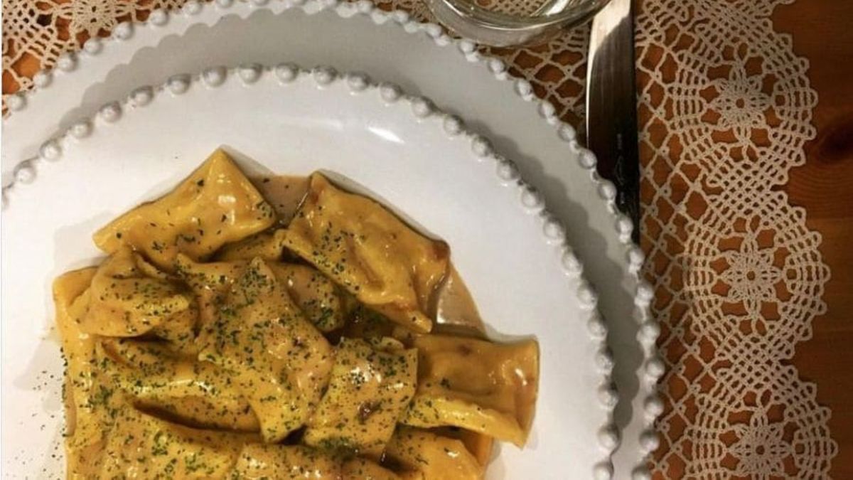Ravioli del plin con stracotto di agnello, cacio e ovo di Cecilia Re