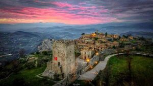 Arpino- il centro è dominato dall'Acropoli detta Civitavecchia
