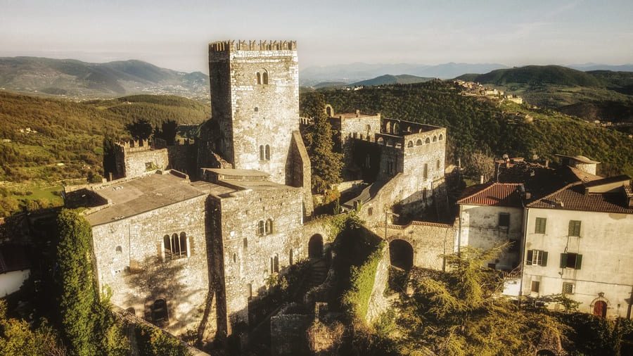 Panorama sul castello di Torre Cajetani Il castello più romantico della Provincia di Frosinone Di Chiara Carla Napoletano