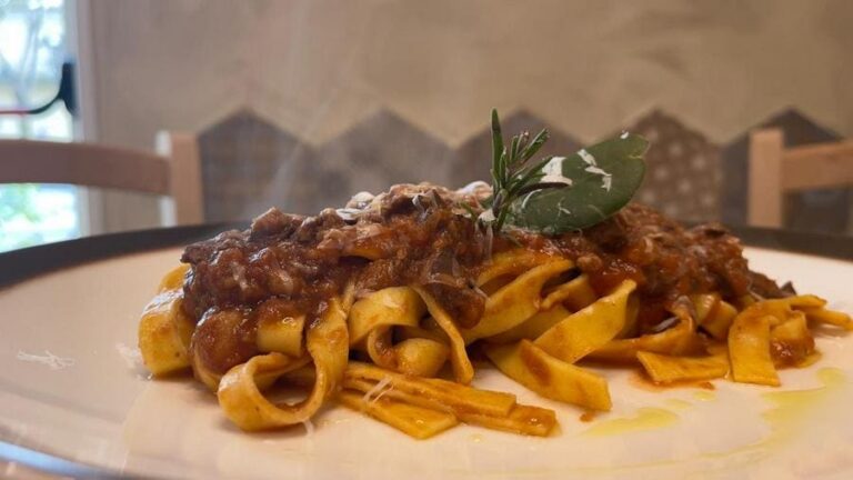 Fettuccine con rigaglie di pollo