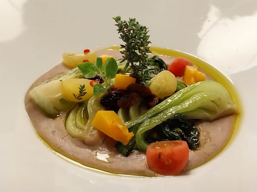 Pak Choi con borlotto e verdurine a vapore