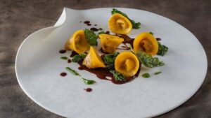 Cappelletti pasquali al ragù