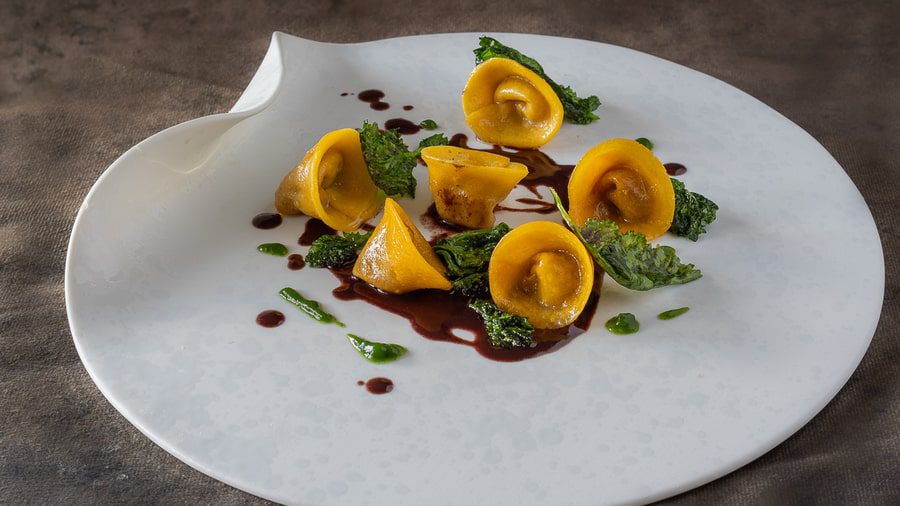 Cappelletti pasquali al ragù