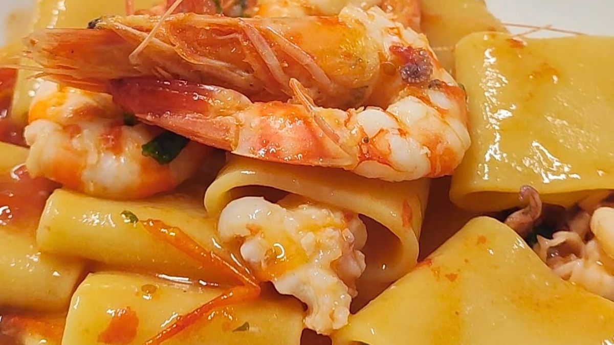 Paccheri con calamari e mazzancolle