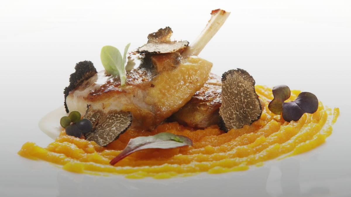Petto di faraona farcito con porcini e castagne