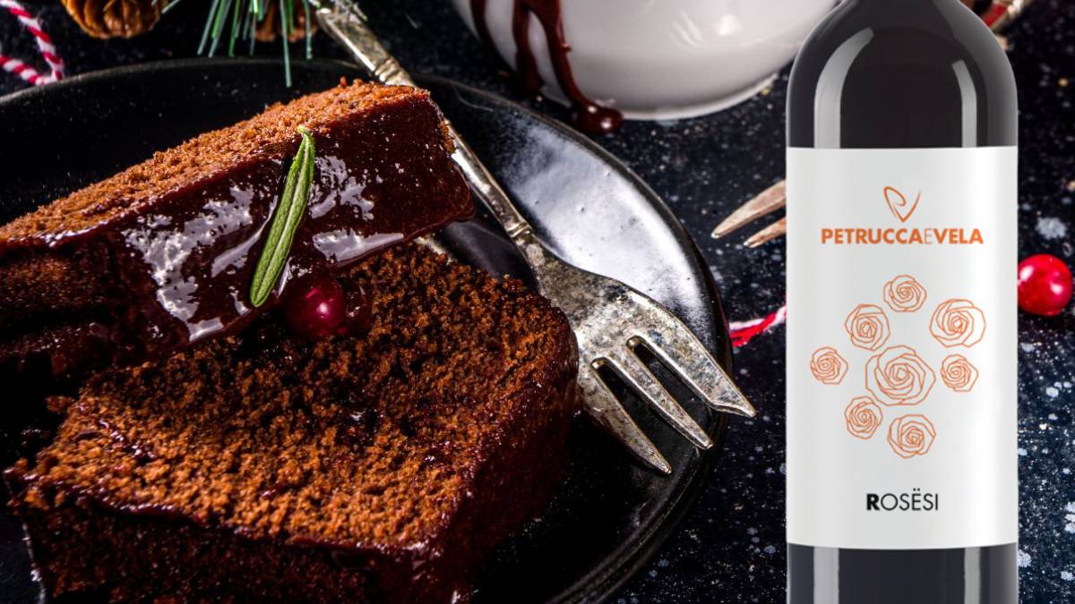 Torta Soffice alla Ratafia: abbinamento con il Rosato Rosësi di Petrucca e Vela