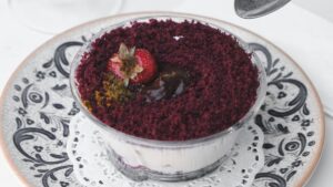 Dolce al cucchiaio al liquore fragolino