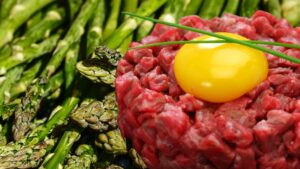Tartare di Scottona frollata 40 giorni la perfezione cruda di Stella Del Morrone