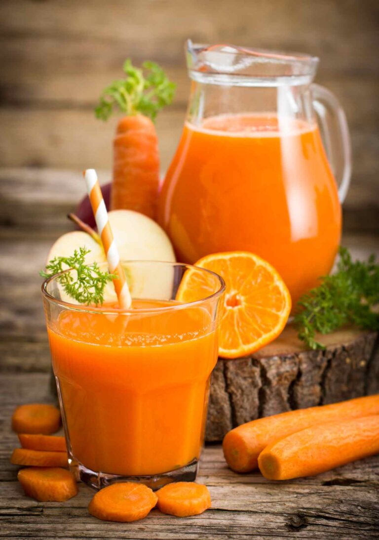 Frullato abbronzante: il gusto dell’estate che fa bene alla pelle. Il segreto per una pelle dorata parte dalla tavola.