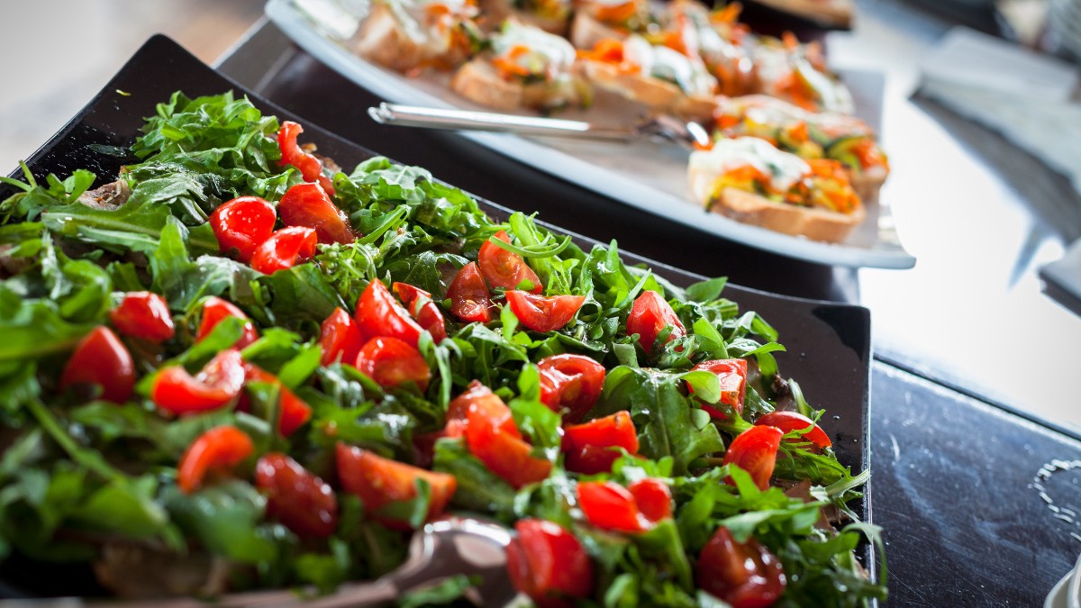 Insalata colorata amica della pelle. L’estate si mangia… e si vede sulla pelle. by nutrizionista