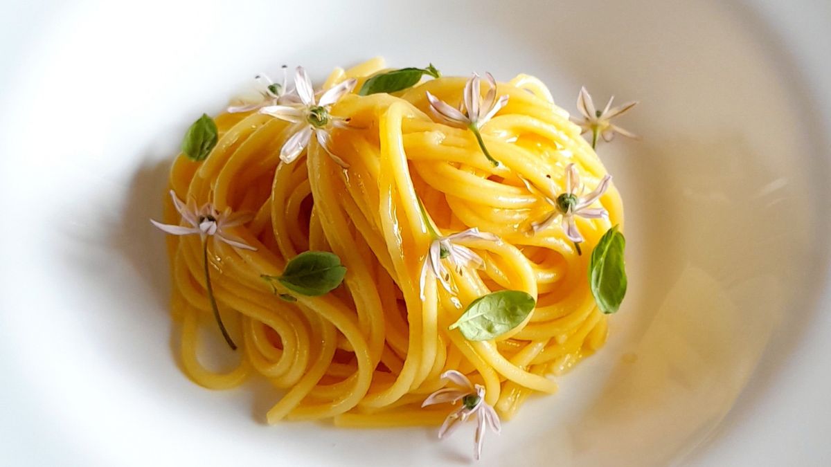 Spaghetto all’acqua di pomodoro: l’eleganza della semplicità firmata Ala Balabyshkina