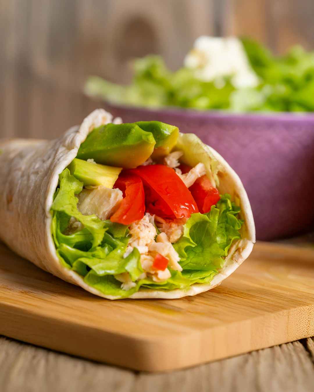 Lattuga estiva: 7 benefici e 3 ricette fresche da provare subito