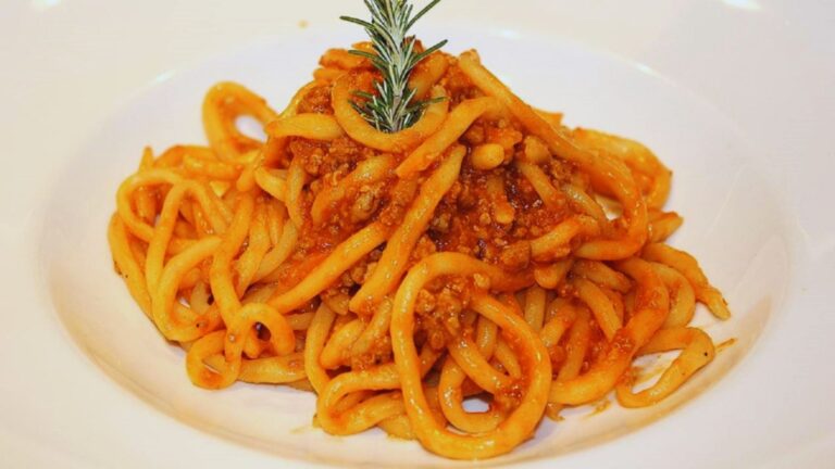 pici al ragù di rigaglie di pollo