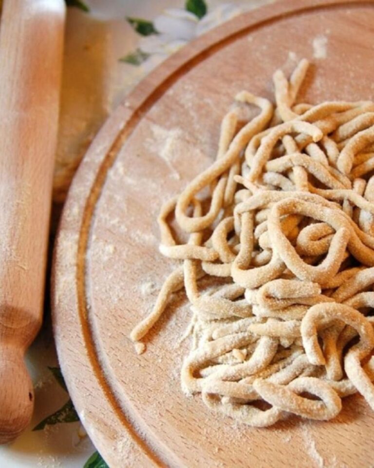 La storia dei pici raccontata da Aldo, l’oste toscano