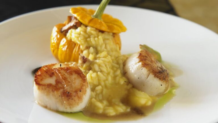 Risotto alla zucca con capesante scottate
