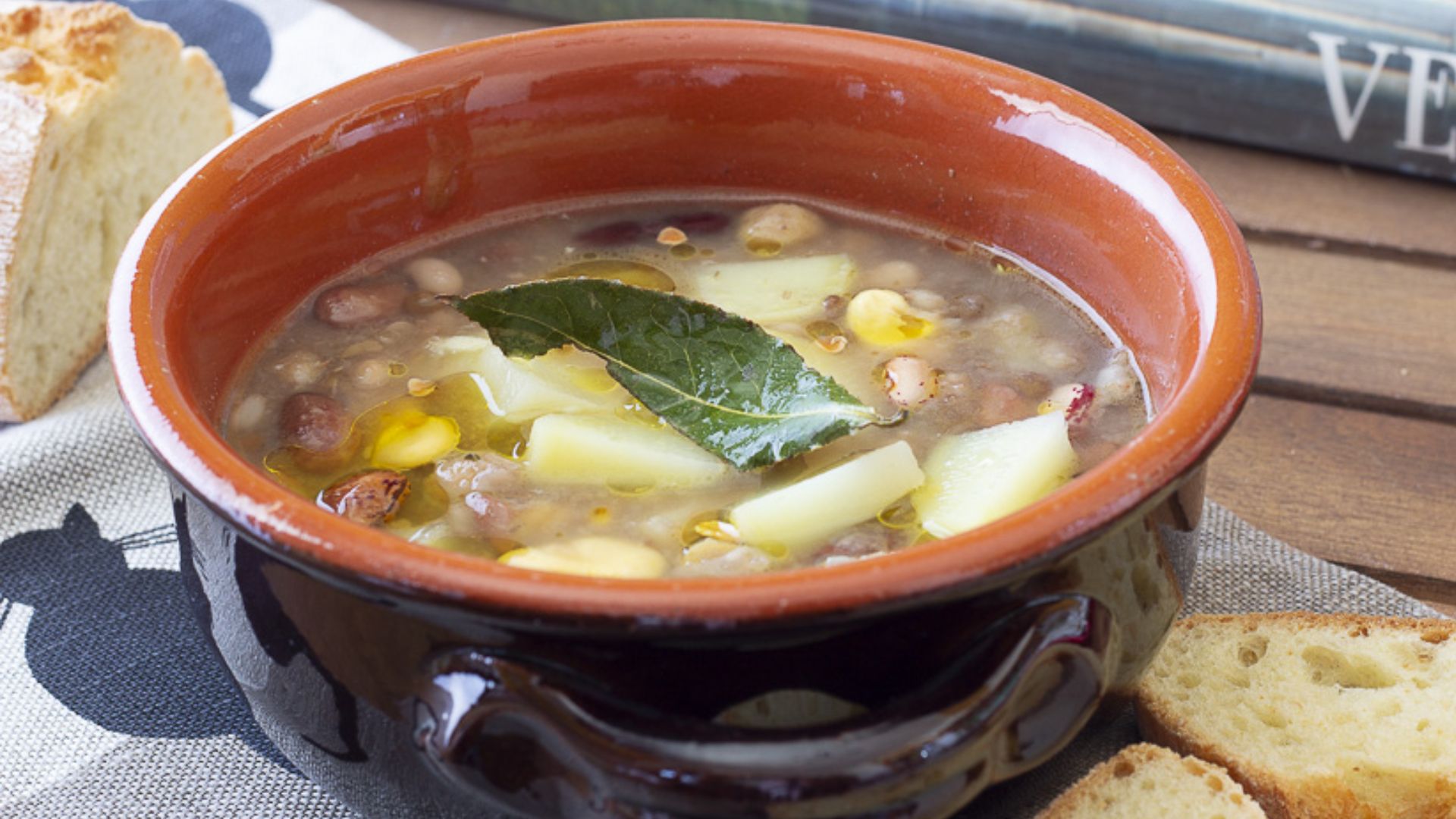 Zuppa di legumi e grano